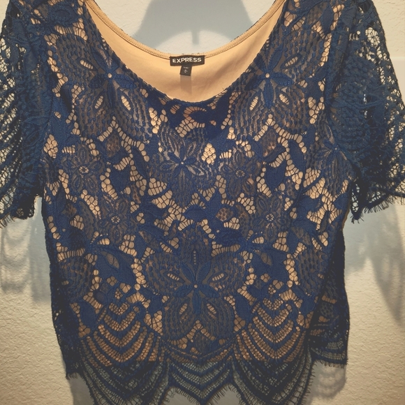 Express Tops - Express lace top with tan underlay